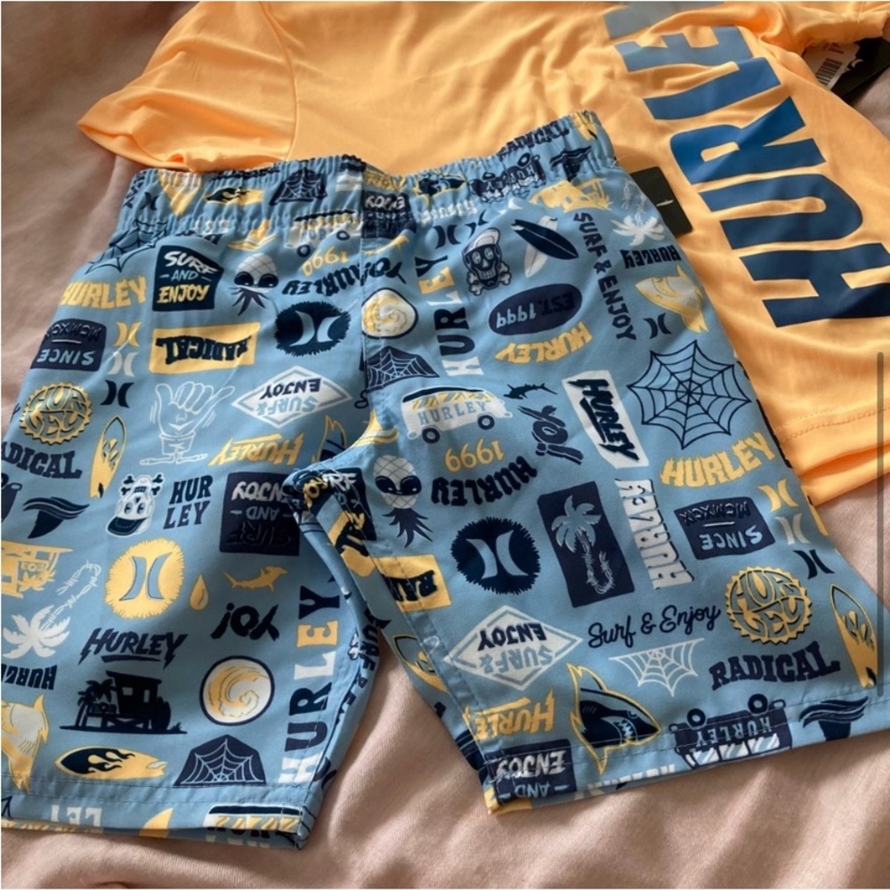 Hurley Active Boy Shorts set - Picture 6 of 8